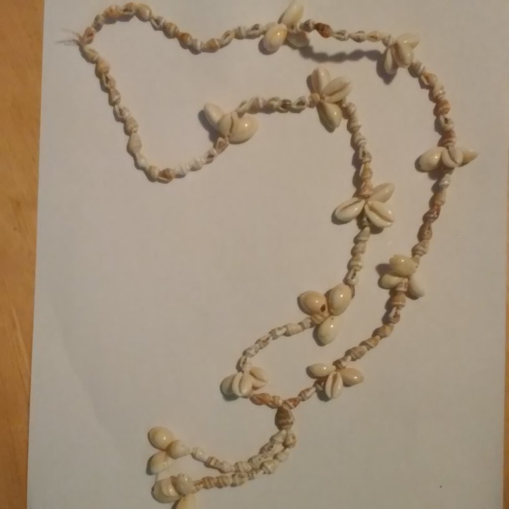 Shell Necklace Unworn Hangs 18" Long Off White Brown Unworn Unisex